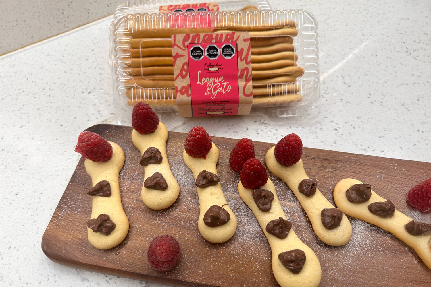 Lenguas de Gato con Nutella y Frambuesas Frescas