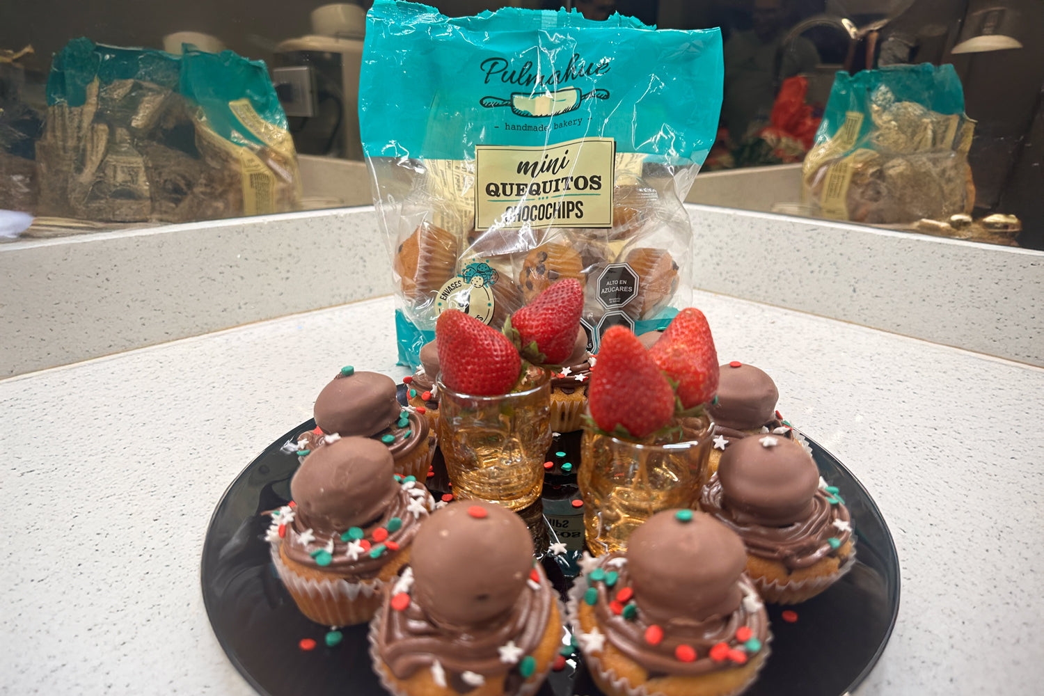 Miniquequitos Chocochips con Bon o Bon, Nutella y Frutillas